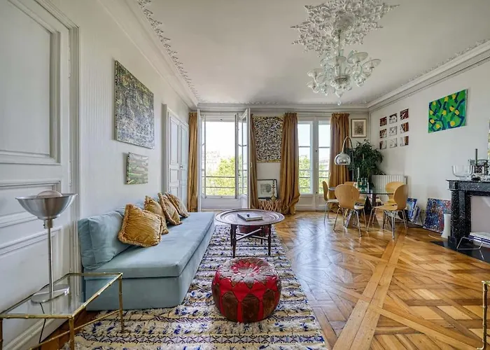 Av Experiences - Saint Louis Luxury Paříž